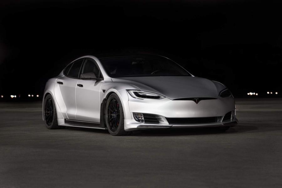  Tesla Model S P100D by Unplugged Performance 2018 года  (фото 15 из 20)
